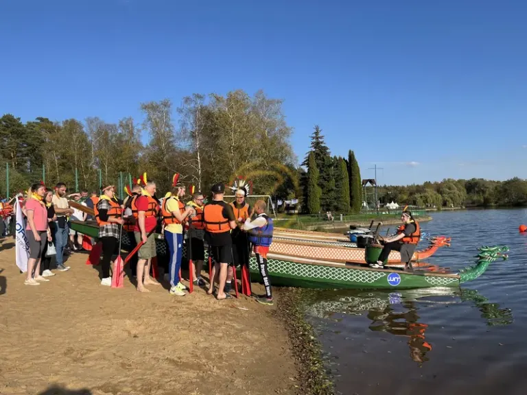 Команды на пляже Moscow Country Club